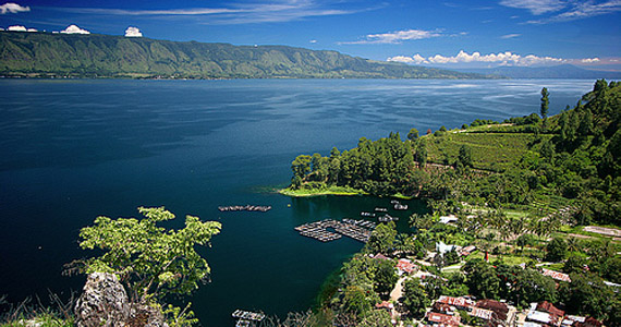 danau toba sumatera indonesia